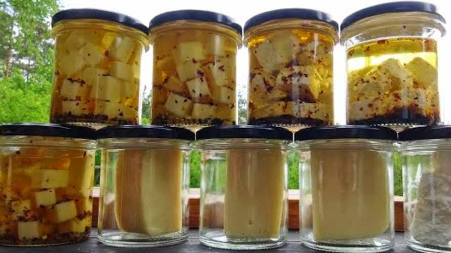 Зачем мариновать сыр? И можно ли белорусский магазинный? Нашли очень простой рецепт