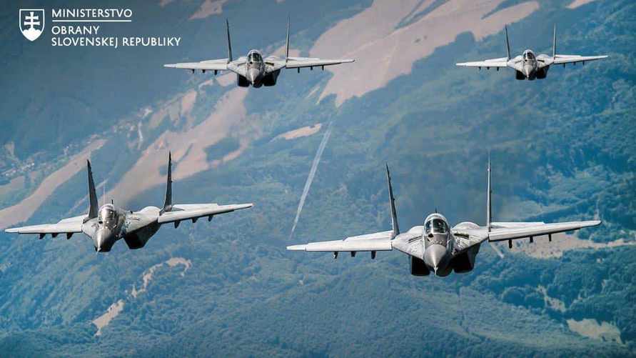 Словакия передала Украине первые истребители МИГ-29