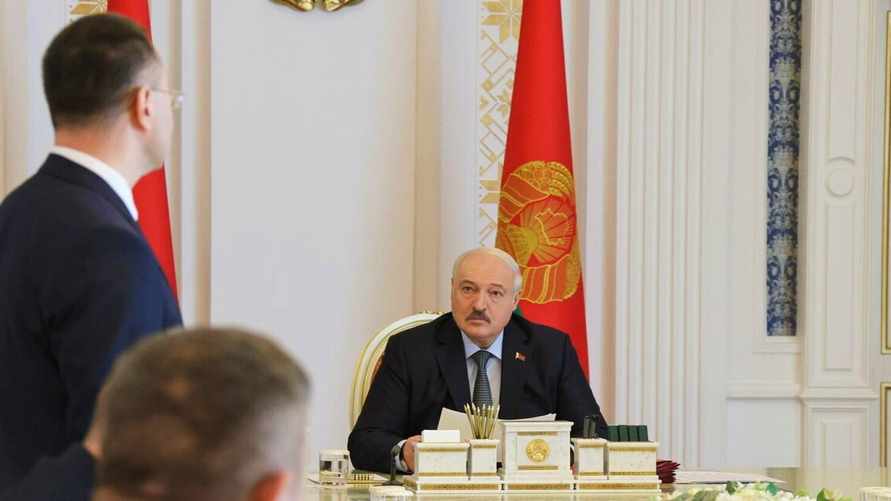 Лукашенко рассказал, кого чиновники предложили выдвинуть в следующие президенты