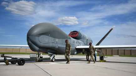 США запустили над Черным морем самый большой беспилотник в мире