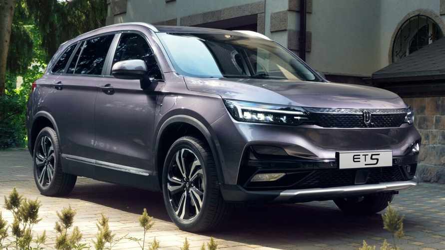 В Беларусь привезли новый китайский автомобиль, созданный производителем телевизоров