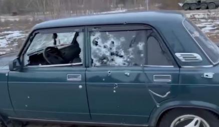 ФСБ спустя сутки показала видео «расстрелянного ДРГ» авто в Брянской области