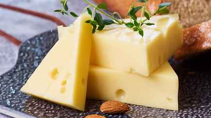 Можно ли хранить в морозилке белорусские сыры? Есть пару важных правил