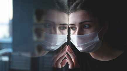 Ученые обнаружили странное последствие коронавируса. Оно влияет на отношения с близкими