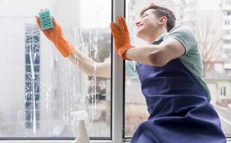 Когда лучше всего мыть окна? Неудивительно, что домохозяйки