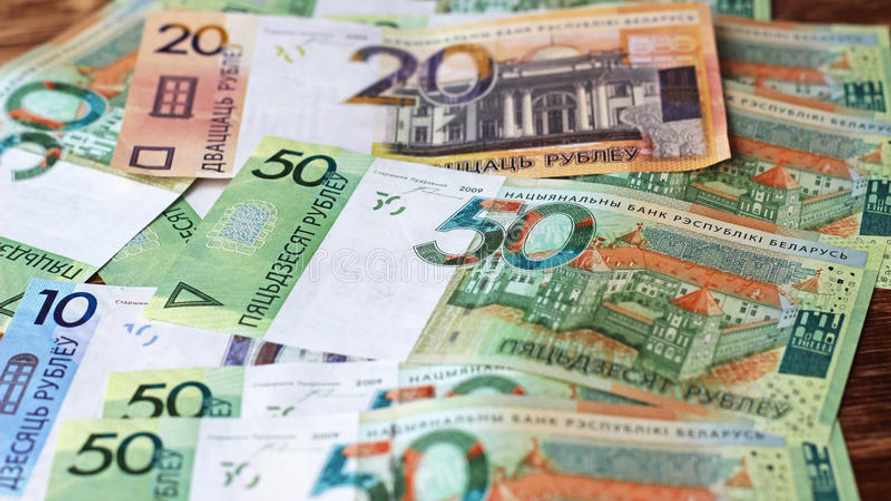 Власти Беларуси решили пересмотреть пособия и декретные на детей — "Пропиваются"