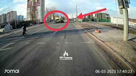 На видео попало, как в Гомеле карма наказала водителя