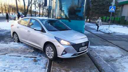 В Минске автомобиль столкнулся с трамваем