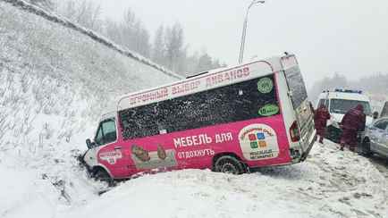 В Минске на МКАД маршрутка вылетела в кювет