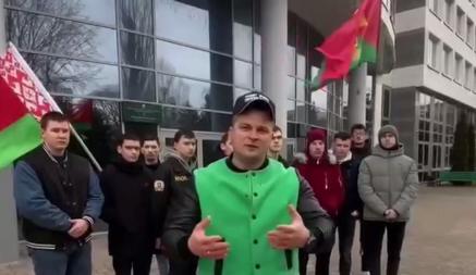 Белорусским подросткам предложили идти в дружинники — «Западные конкуренты бесятся»
