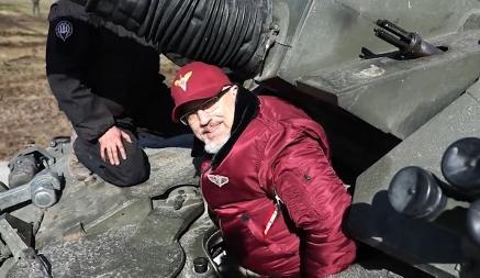 Резников показал британские танки Challenger 2 в Украине
