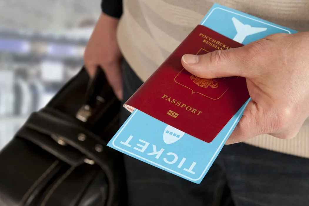 ФСБ ужесточает выезд из России для некоторых граждан — Британская разведка