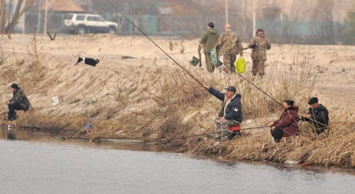 В Беларуси ввели ограничения для рыбаков. Когда закончатся и какие штрафы грозят за две удочки?