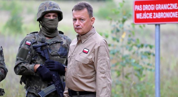 Глава Минобороны призвал поляков искать шпионов и вспомнил про Беларусь
