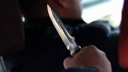 В Минске пассажир напал на таксиста с ножом из-за «высокой» цены