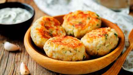 Как быстро приготовить сочные котлеты с сыром? Они будут буквально таять во рту