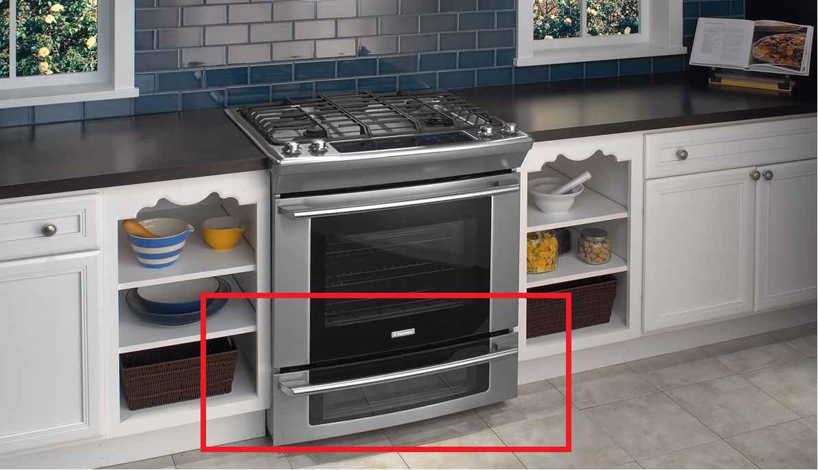 Зачем нужен ящик под духовкой? Не для того, чтобы складывать сковородки