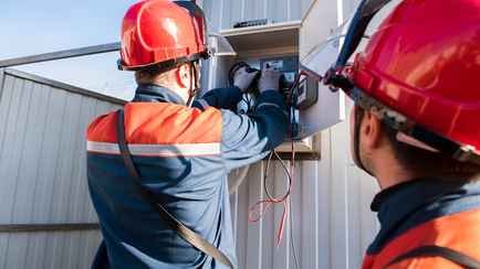 Кому из белорусов отключат свет с 10 по 21 апреля? Список адресов