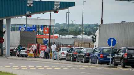 На границе Беларуси с ЕС перед большими выходными образовались совсем другие пробки. Что изменилось?