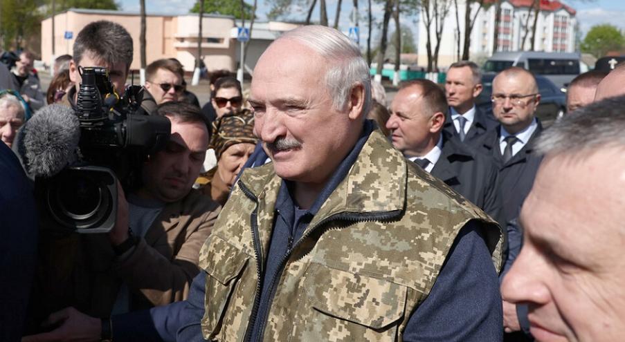Лукашенко похвалил чиновников Гомельской области за то, что