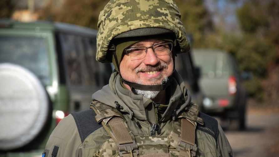 "Было много мата" - Министр обороны Украины рассказал, как чуть не попал в плен к россиянам