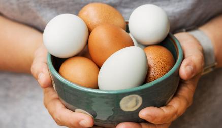 Как одновременно сварить много яиц к Пасхе, чтобы они не побились? Используйте духовку