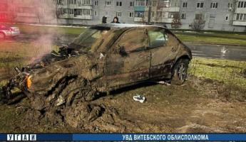 В Витебске Mercedes влетел в ограждение во время погони ГАИ