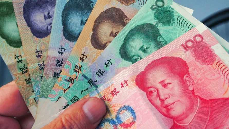 Некоторые белорусские банки объявили о переводе расчётов по Mastercard на юани. В Альфа-Банке рассказали, как это отразится на белорусах