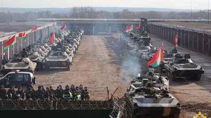 «Настроение боевое» — В Минобороны Беларуси пообещали привлечь к учениям артистов и запустить свое телевещание