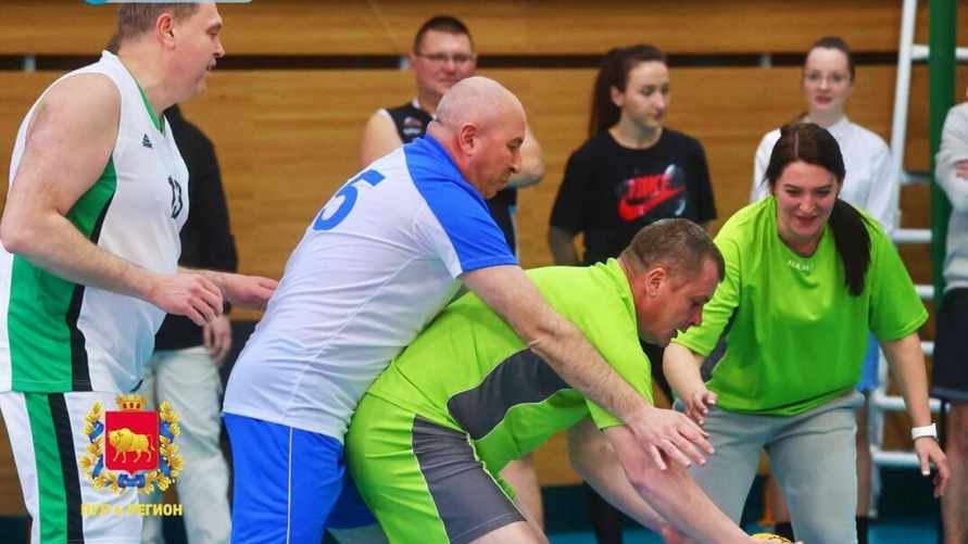 В Гродно чиновники сыграли в баскетбол. Вот как это было