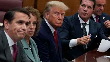 Трампу предъявили обвинения по 34 пунктам на 136 лет тюрьмы. Что ответил?