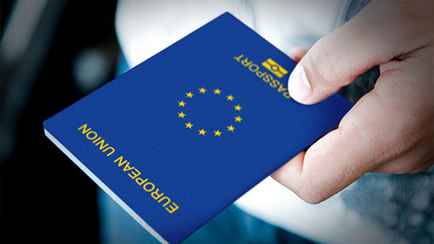 Белорусам станет легче? В Евросоюзе решили упростить правила выдачи ПМЖ иностранцам
