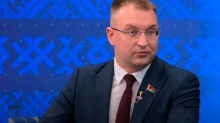 «Школу построить или 2 км дороги проложить» – Депутат рассказал, как в Беларуси распределяют бюджет