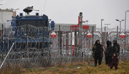 «Они хотят идти к нам со злом» – Глава ГПК рассказал, почему Польша закрыла КПП на границе с Беларусью