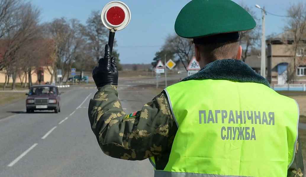 Депутаты разрешили КГБ запрещать белорусам выезжать из страны. Кого коснется?