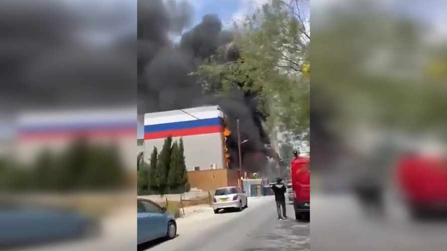 На Кипре подожгли Российский центр науки и культуры — «Произошло два сильных хлопка»