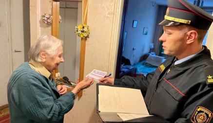 В Минске милиционеры устроили рейды по квартирам пенсионеров. Зачем?
