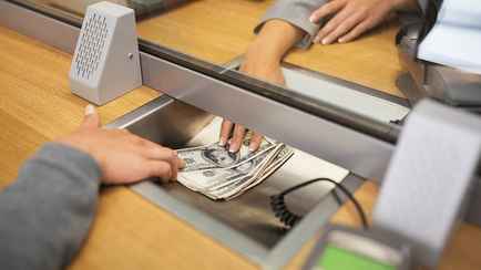 Курс доллара приблизился к 3 рублям. Что с остальными валютами?