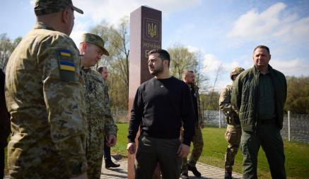 Зеленский приехал на границу с Беларусью. Что там делал?