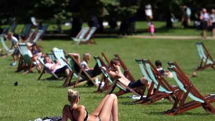 Пора доставать купальники? Синоптики рассказали о погоде в Беларуси в пятницу и на выходных