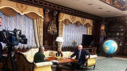 Шойгу внезапно прилетел в Минск на переговоры с Лукашенко