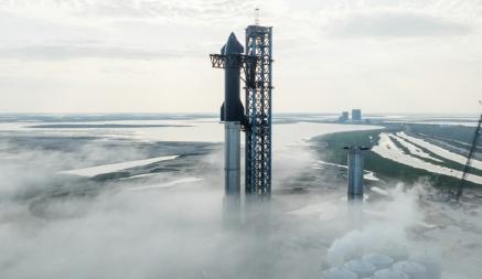 SpaceX назначила запуск самой большой ракеты в мире на 20 апреля. Где смотреть трансляцию?
