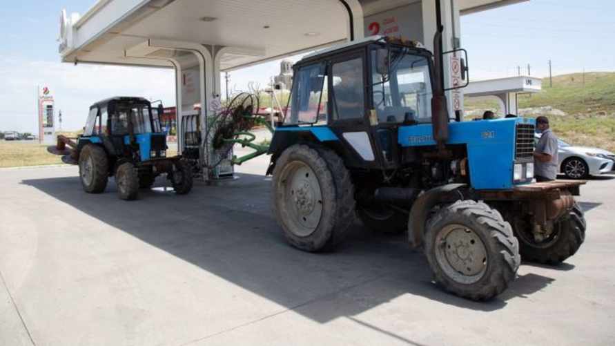 В Беларуси снова снизили цены на топливо. Но не сразу