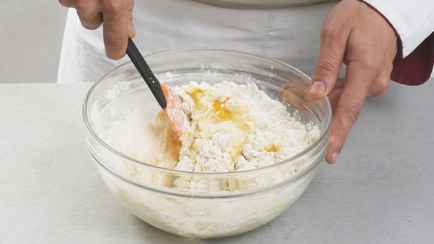 Что можно сделать из прокисшего творога? Нашли 5 рецептов