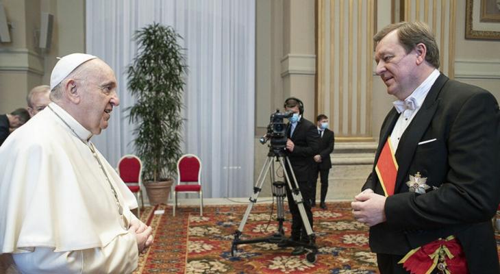 В «тайной миссии» Папы Римского участвует Минск? Попробовали разобраться