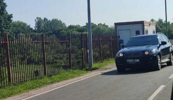 Россиянин протаранил шлагбаум на границе, пытаясь прорваться из Польши в Беларусь. Подробности
