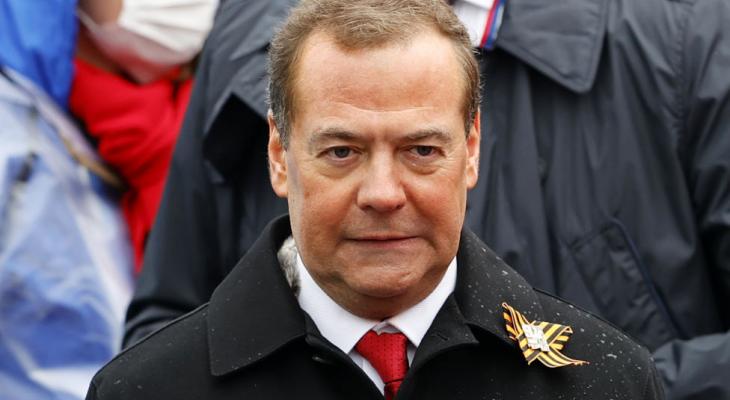 «Не осталось никаких вариантов» — Медведев отреагировал на атаку Кремля