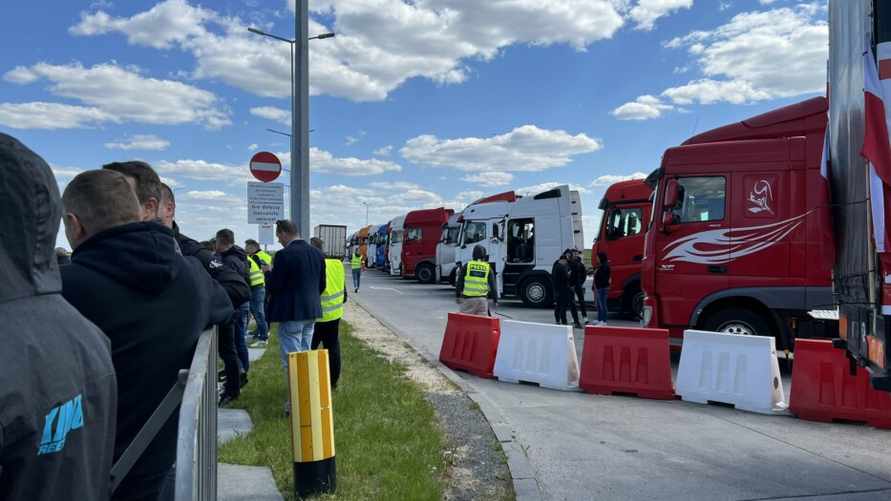 Поляки заблокировали границу с Беларусью