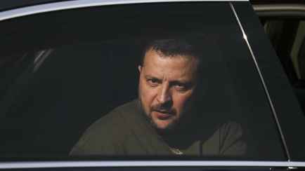 Зеленский прилетел в Рим