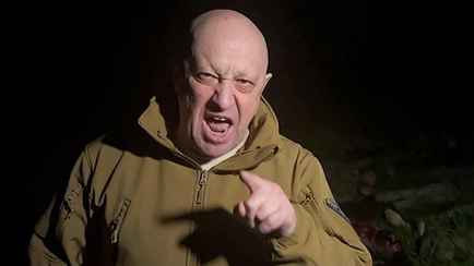 Пригожин заявил, что передумал и останется в Бахмуте